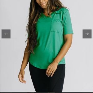 NWT Zyia Kelly Go To Pocket Vneck